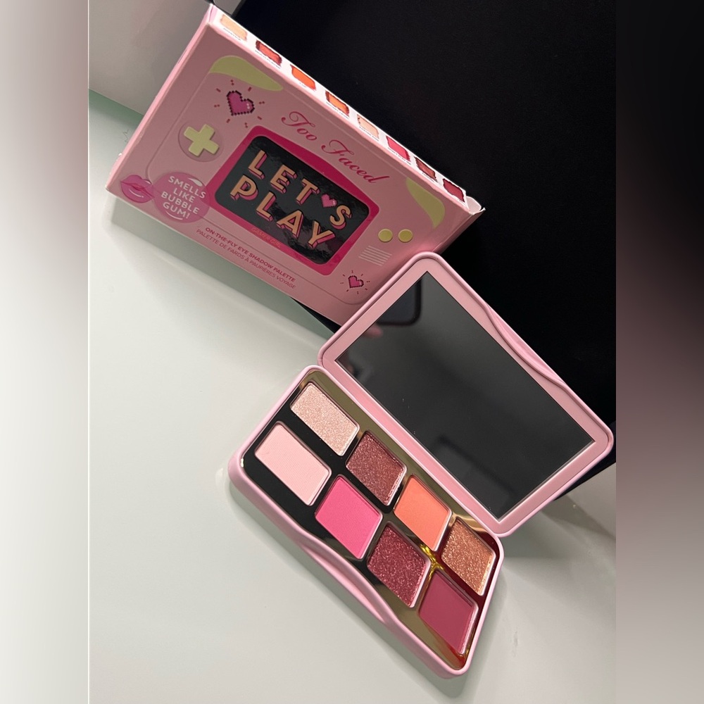 Too Faced “Let’s Play” Mini Eye Shadow Pallet